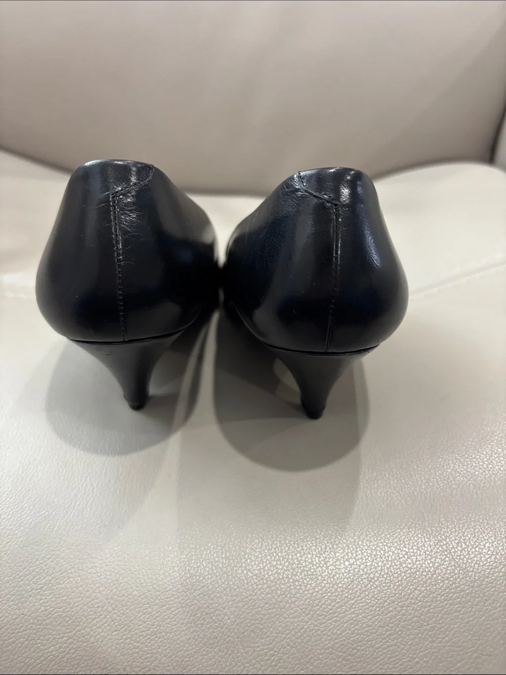 Nina Ricci Paris Black Leather Pointed-Toe Kitten Heels - Women